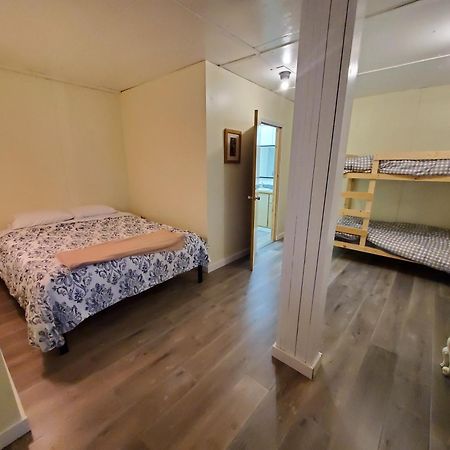 Orca Inn Alert Bay المظهر الخارجي الصورة